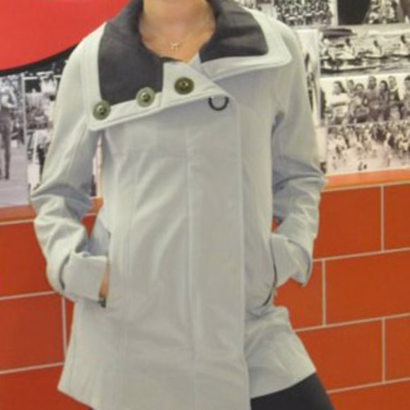 Lululemon Audrey jacket sz 10 Shark Grey EUC - Picture 3 of 8